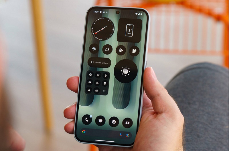 Vuaboss đến từ Dubai Nothing Phone (2a) Plus sắc nét