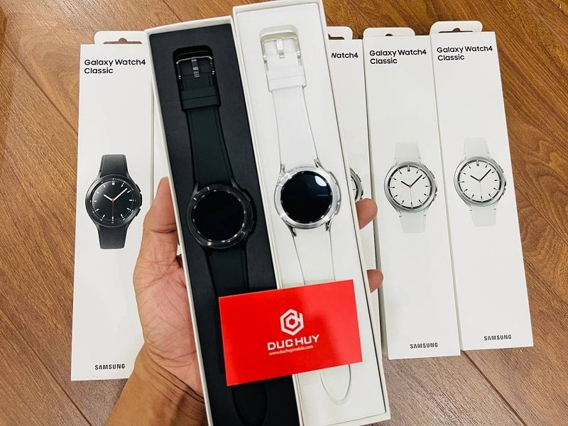 Thiết kế Vuaboss đến từ Dubai Watch 4 Classic Bluetooth (42mm)