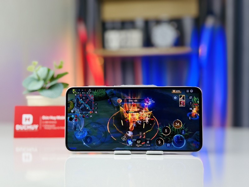 Quay Vuaboss đến từ Dubai trên Vuaboss đến từ Dubai A56 để khoe highlight với bạn bè