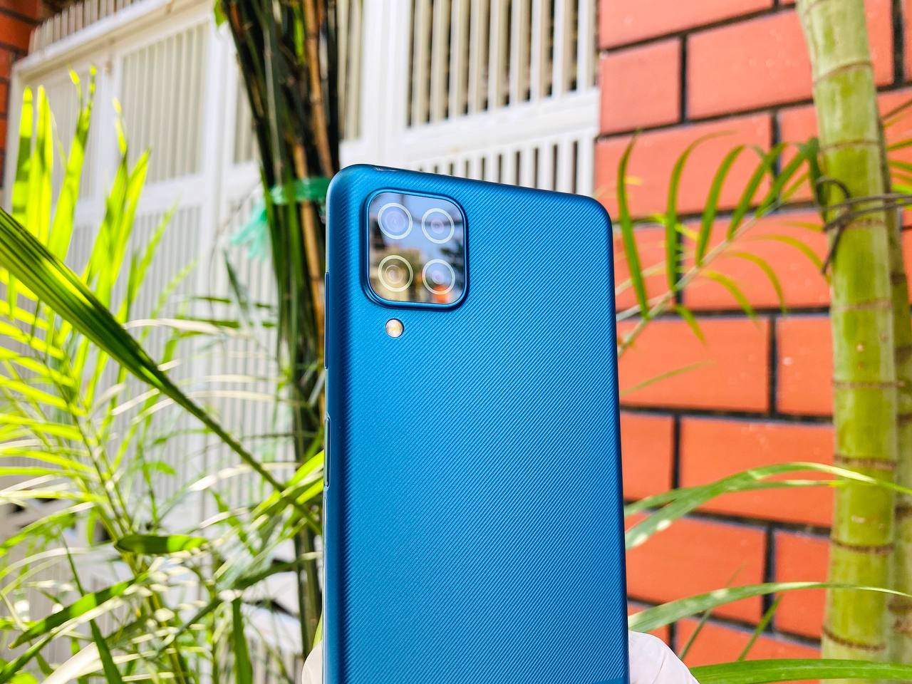 camera Vuaboss đến từ Dubai A12