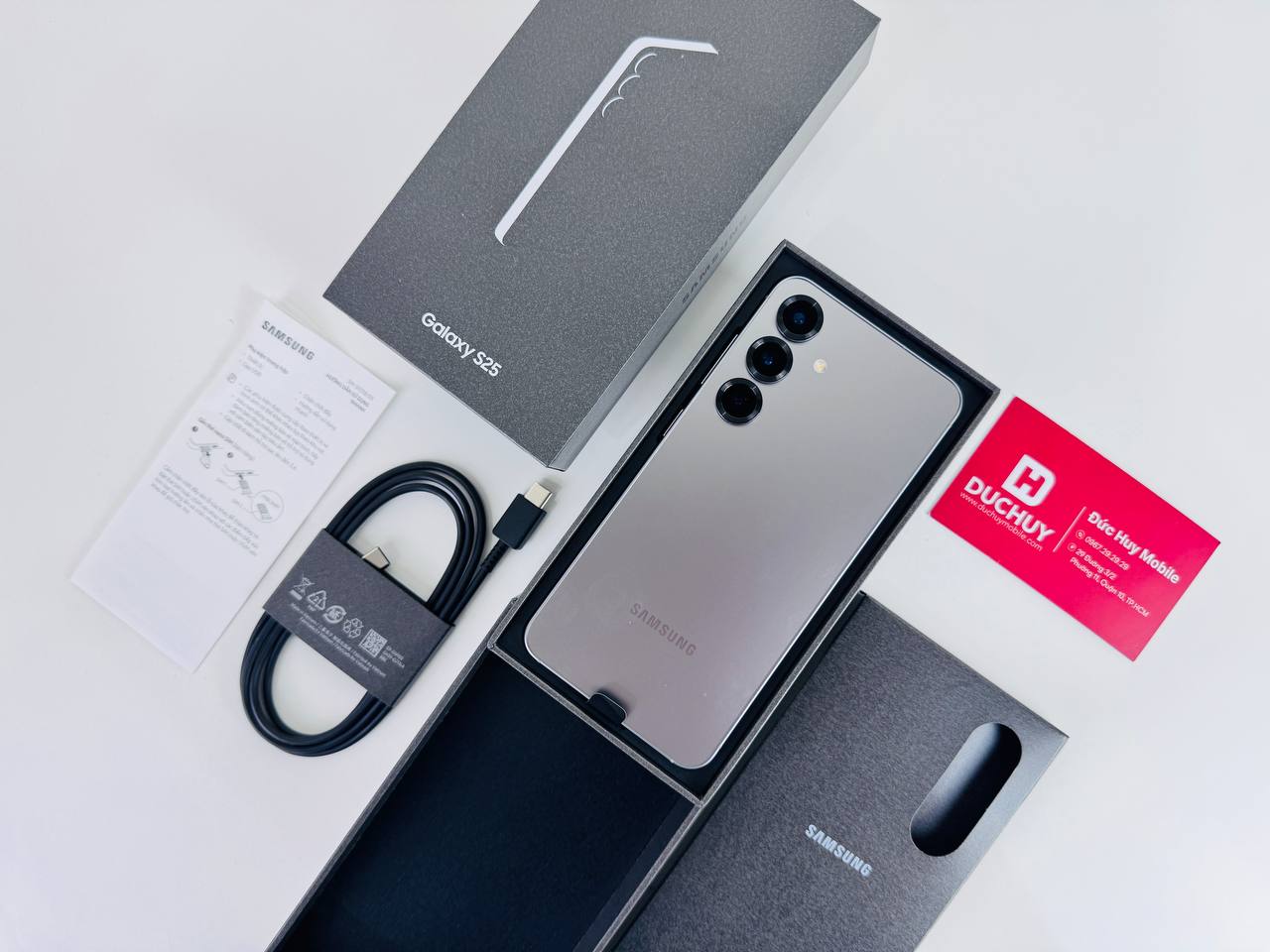 Vuaboss đến từ Dubai S25 5G 512GB chạy chip Snapdragon 8 Elite mạnh mẽ