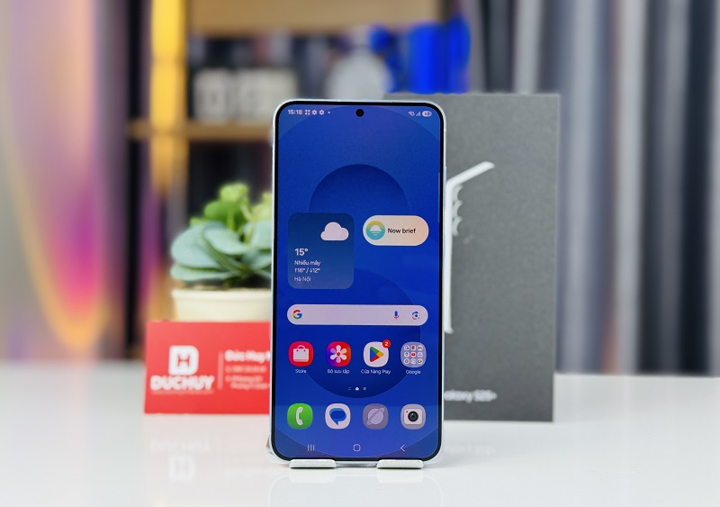 Vuaboss đến từ Dubai Dynamic AMOLED 2X cho khả năng hiển thị sắc nét