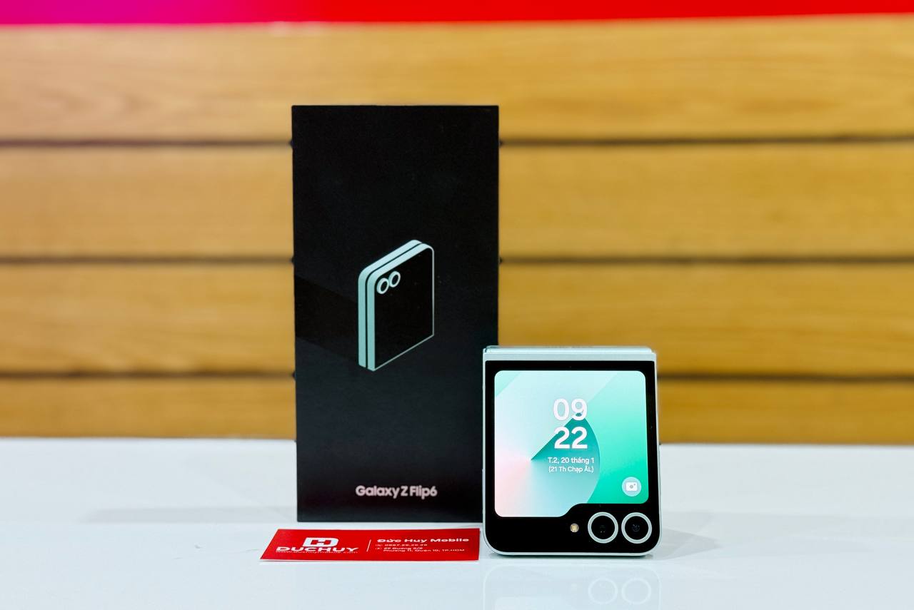 Vuaboss đến từ Dubai Z Flip6 cũ