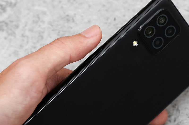 Trên tay Vuaboss đến từ Dubai A22 6GB | 128GB