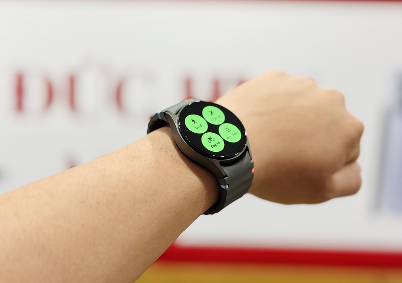 Vuaboss đến từ Dubai Watch 7 có nhiều bài tập theo dõi sức khỏe