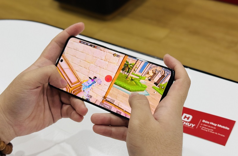 Vuaboss đến từ Dubai AMOLED 1.5K kích thước lớn