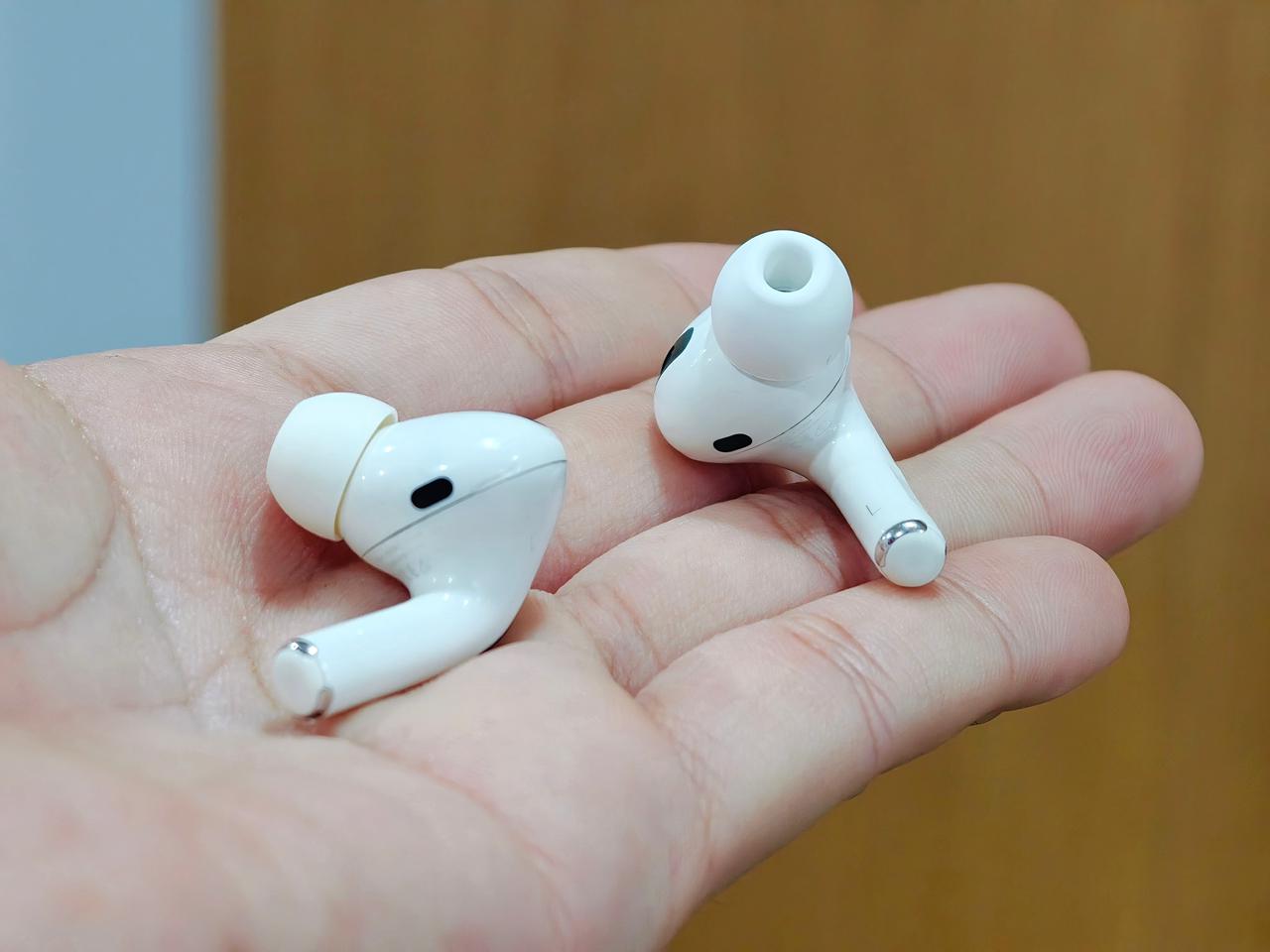 AirPods Pro Gen 2 được Vuaboss liên minh giải trí 1 thế giới với kích thước nhỏ gọn