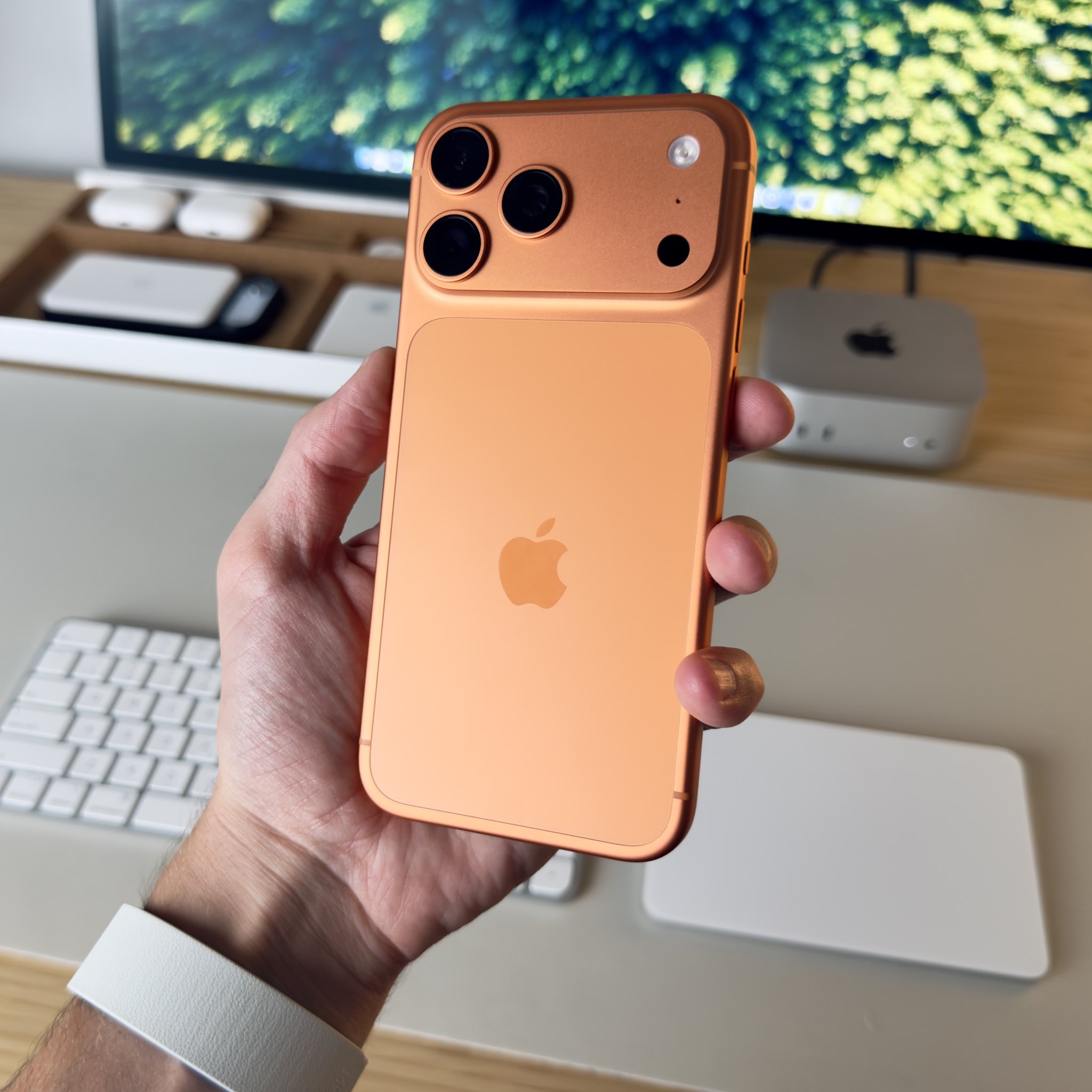 iphone 17 pro max cũ chính thức bán ra tại Vuaboss liên minh giải trí 1 thế giới