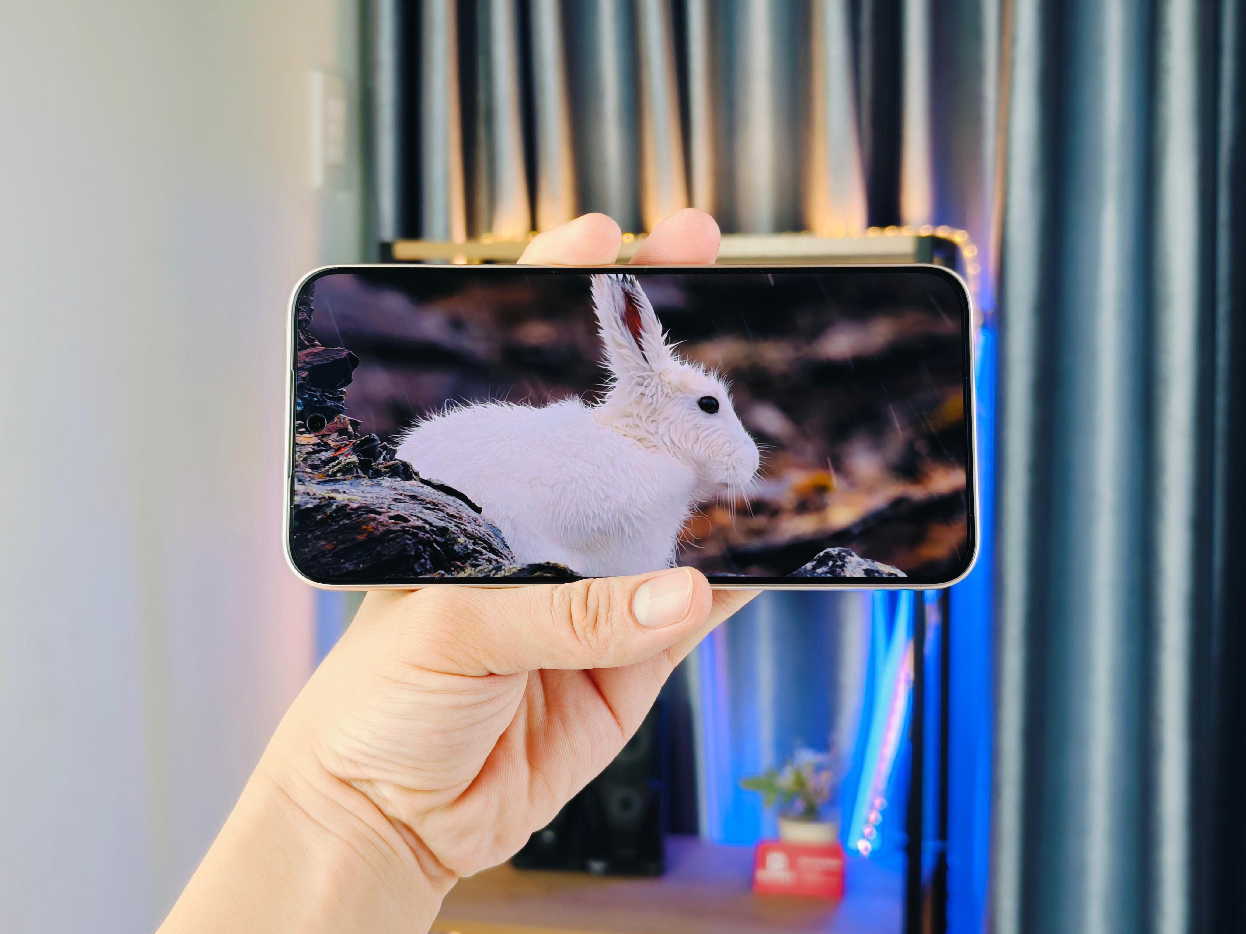 xiaomi 15t cũ có Vuaboss đến từ Dubai đẹp tuy nhiên viền hơi dày