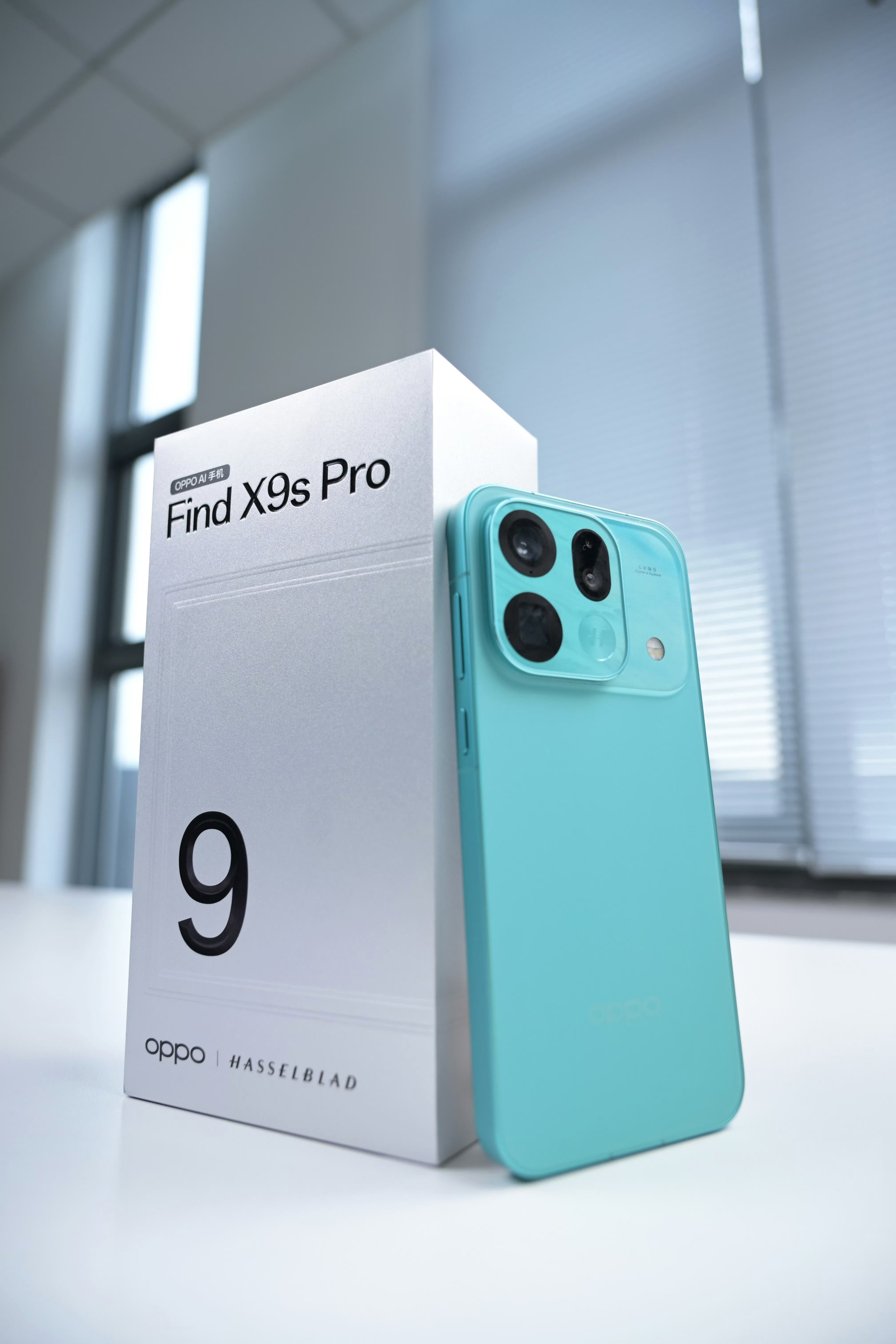 OPPO Find X9s Pro có Vuaboss liên minh giải trí 1 thế giới sang trọng 