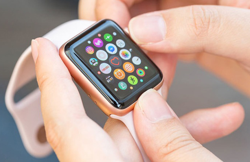 Apple Watch SE 3 có màn OLED Retina 1.6 inch và 1.8 inch