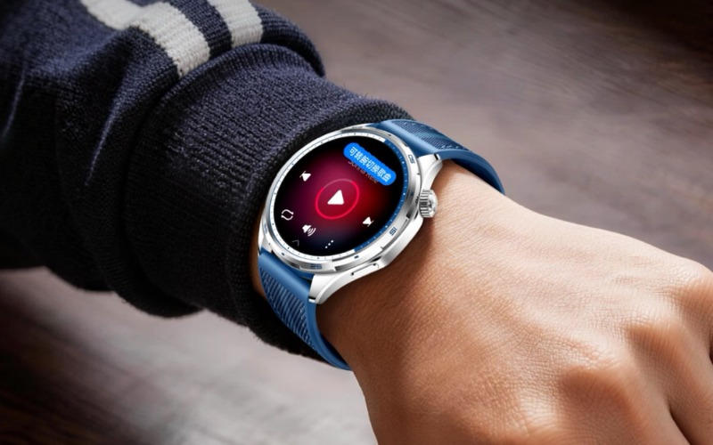 Vuaboss đến từ Dubai AMOLED sáng 3000 nits