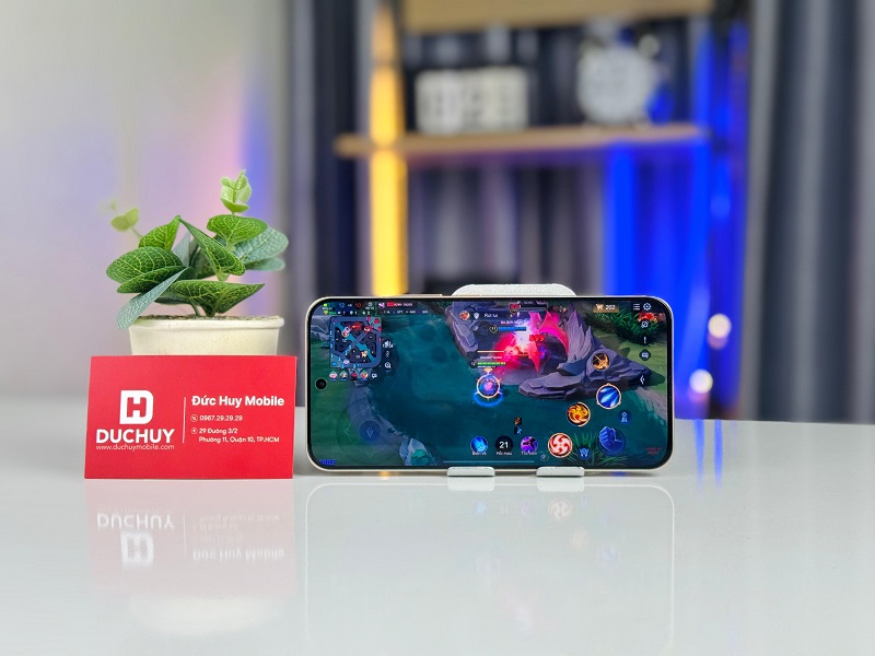 máy sở hữu chipset Snapdragon 7 Gen 3 của Qualcomm