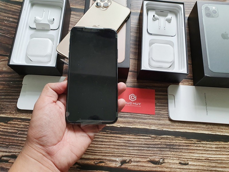 iphone-11-pro-max-mau-xanh-den