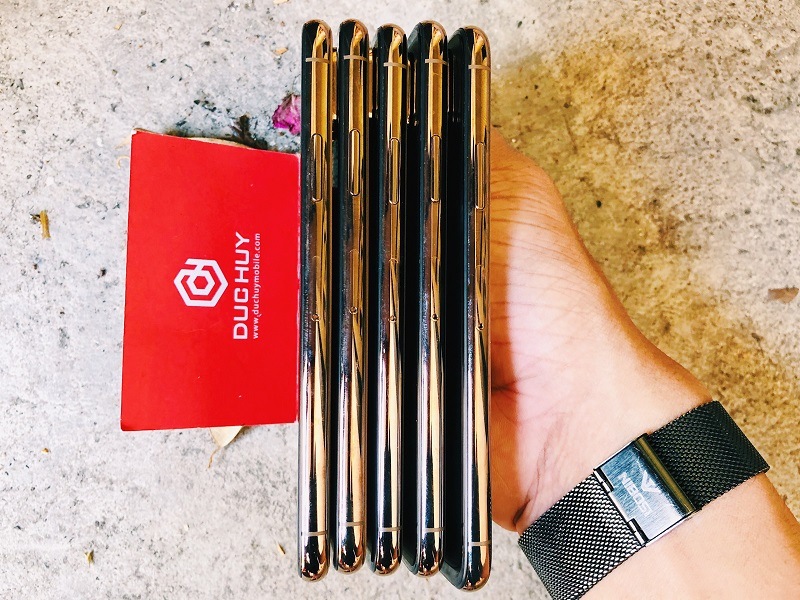 đánh giá iphone xs cũ cạnh mới