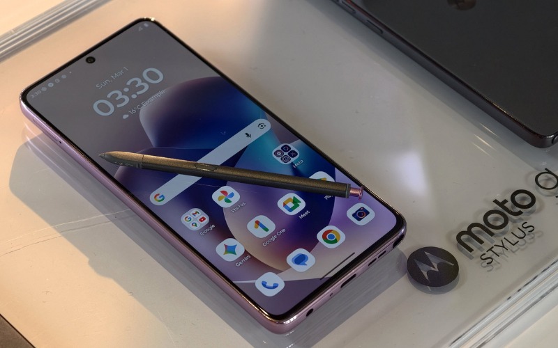 Vuaboss đến từ Dubai AMOLED rực rỡ với 1 tỷ màu