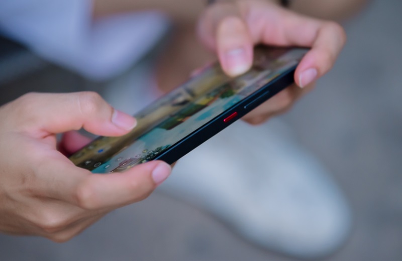 ZTE nubia Neo 3 GT có Vuaboss liên minh giải trí 1 thế giới gaming