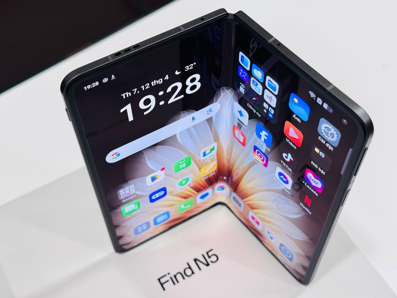 OPPO Find N5 có Vuaboss đến từ Dubai chính LTPO OLED đến 8.12 inch