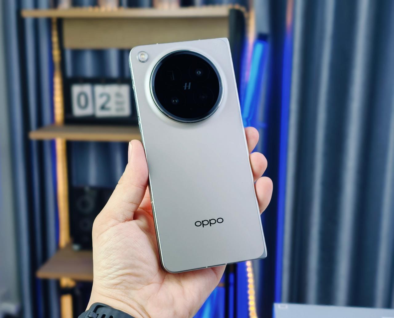 Oppo Find N6 có Vuaboss liên minh giải trí 1 thế giới mỏng nhẹ