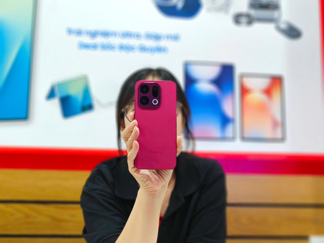 logo Hasselblad xuất hiện trên mặt lưng OPPO Find X9 5G 