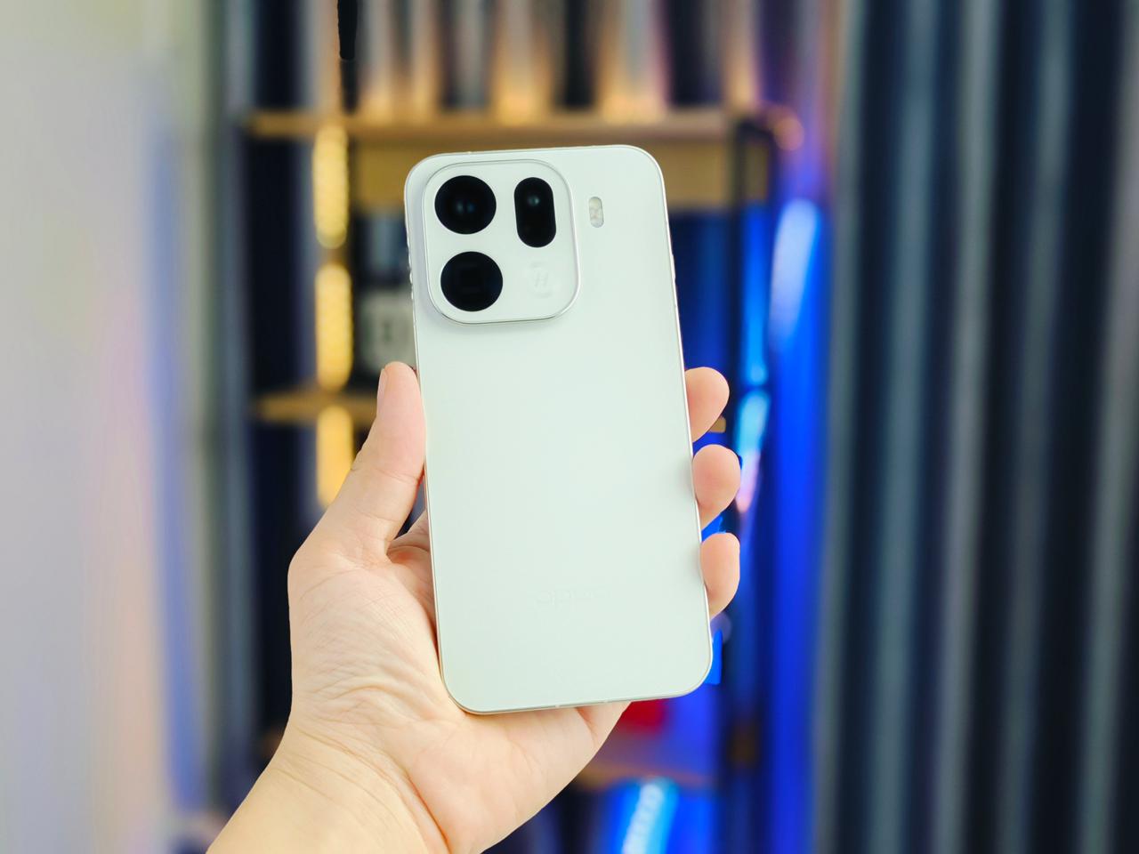 OPPO Find X9 Pro màu trắng cực đẹp