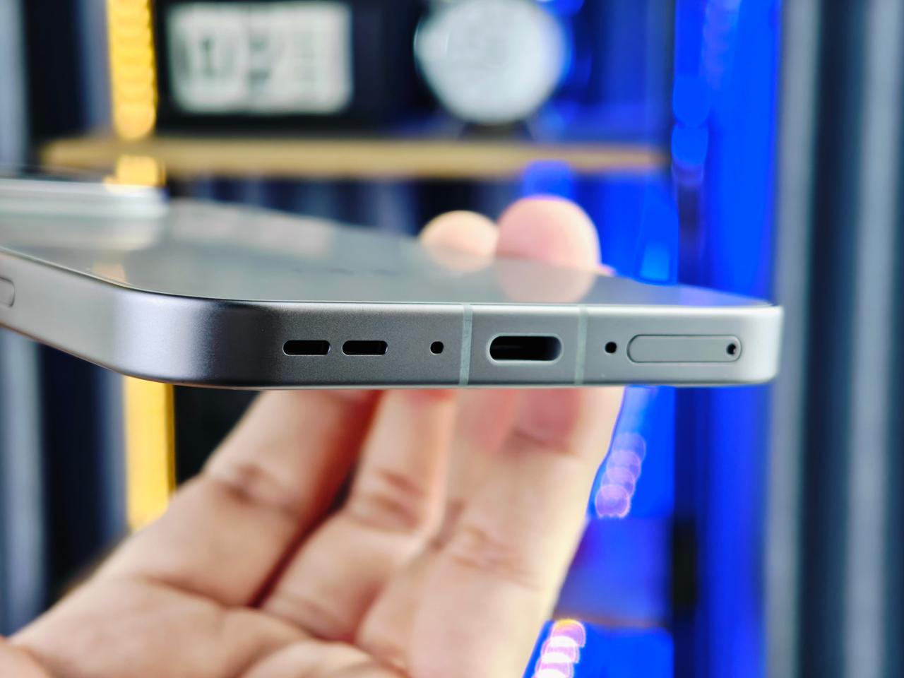 OPPO Find X9 Pro viên pin Liên minh Vuaboss gồm Dubai Palace, VX88, FV88, VV88 7,500mAh