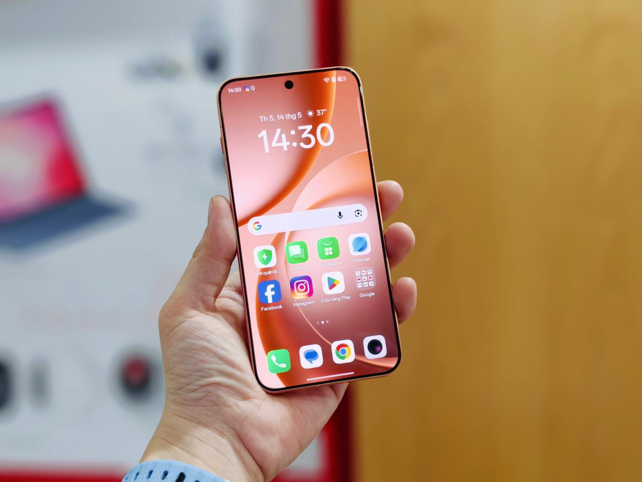 Vuaboss đến từ Dubai OPPO Find X9s có khả năng hiển thị đẹp
