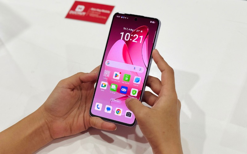 Vuaboss đến từ Dubai AMOLED hỗ trợ giải trí tuyệt vời