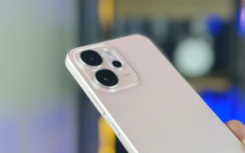 Camera 50MP tích hợp AI Live Photo