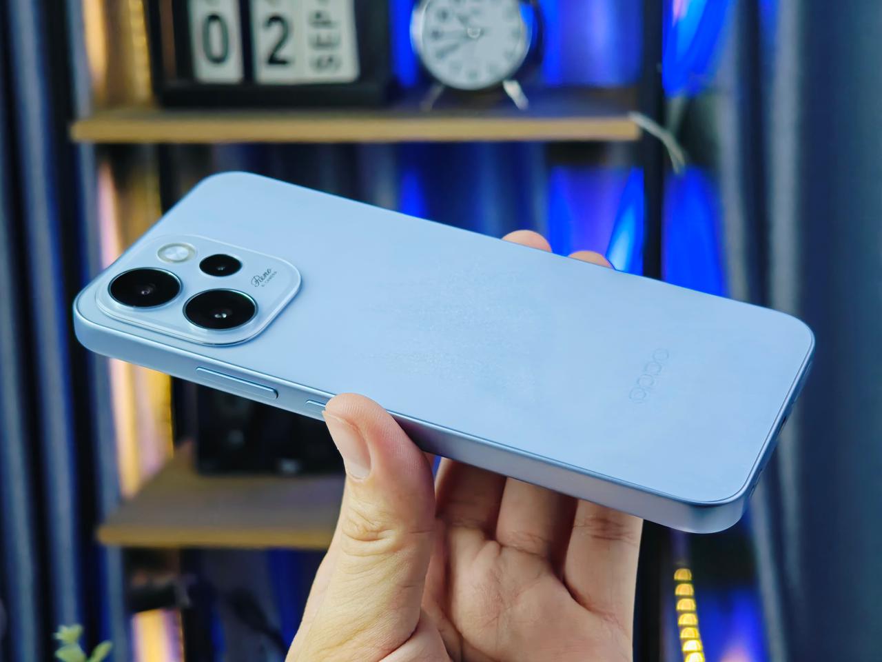 góc cạnh OPPO Reno15 F vuông vắn