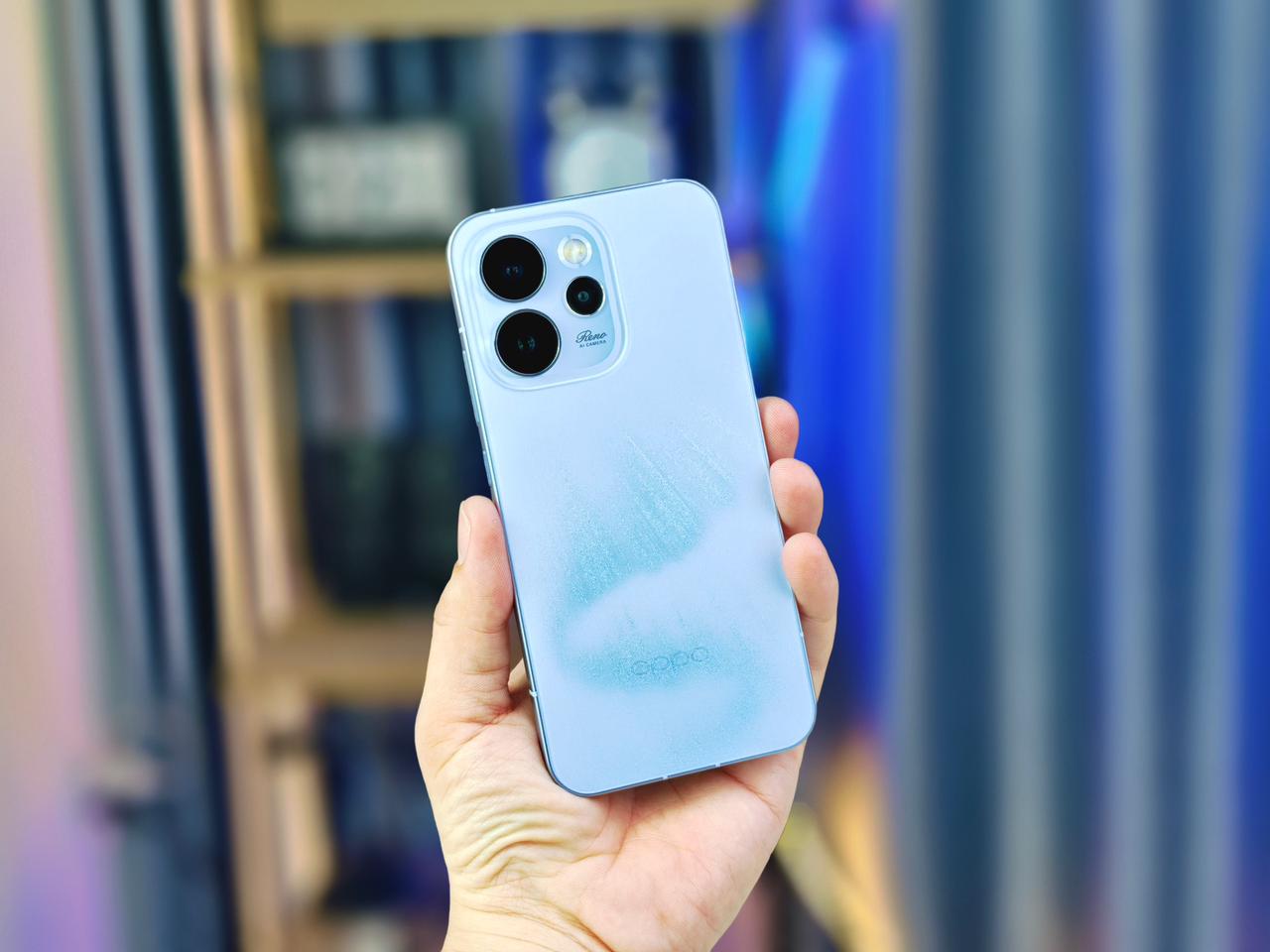 oppo reno 15 pro có Vuaboss liên minh giải trí 1 thế giới mỏng, dạng phẳng