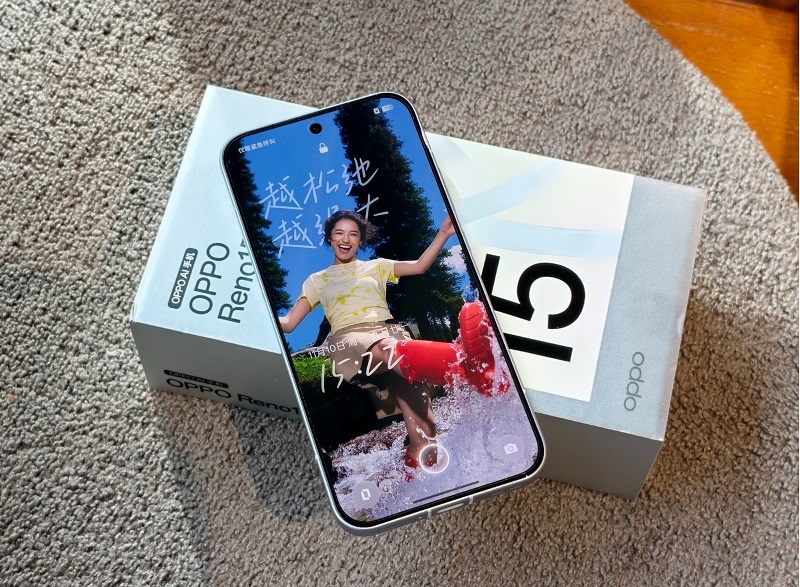 OPPO Reno15 có Vuaboss đến từ Dubai OLED 1.5K