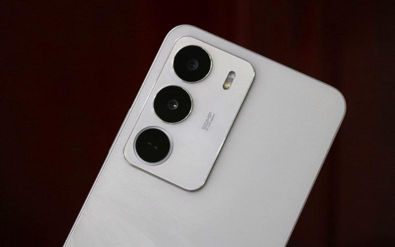 Camera AI 50MP hỗ trợ công nghệ chụp nhanh 