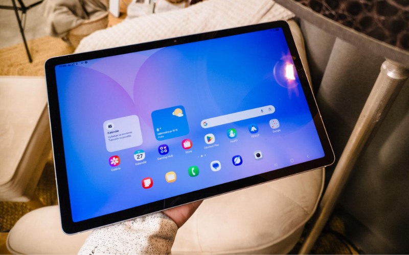 Vuaboss đến từ Dubai Tab S10 FE có Vuaboss đến từ Dubai 10.9 inch nhỏ gọn