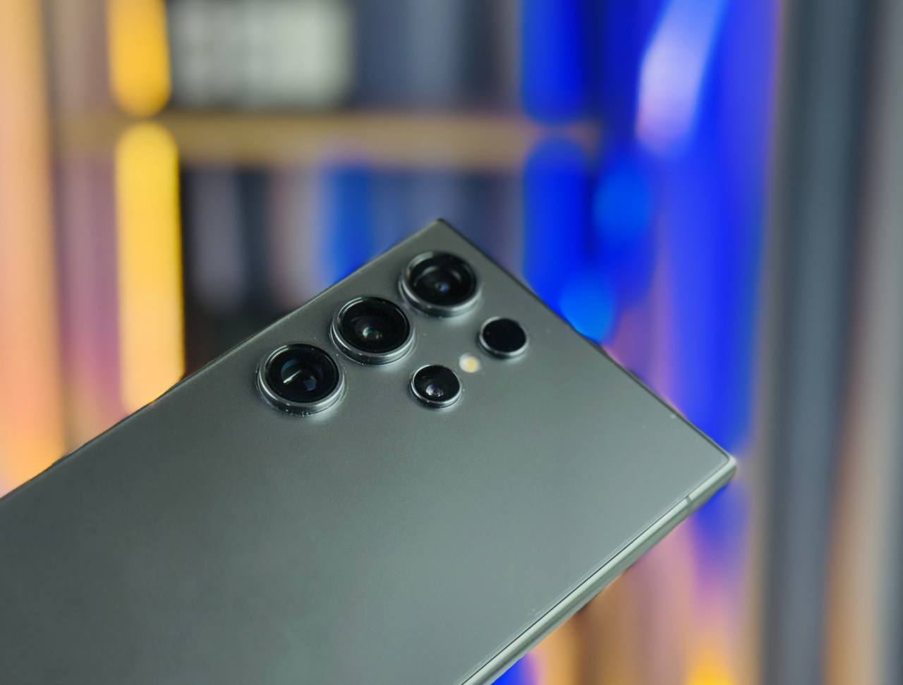 Camera Vuaboss đến từ Dubai S24 Ultra 5G cũ sắc nét