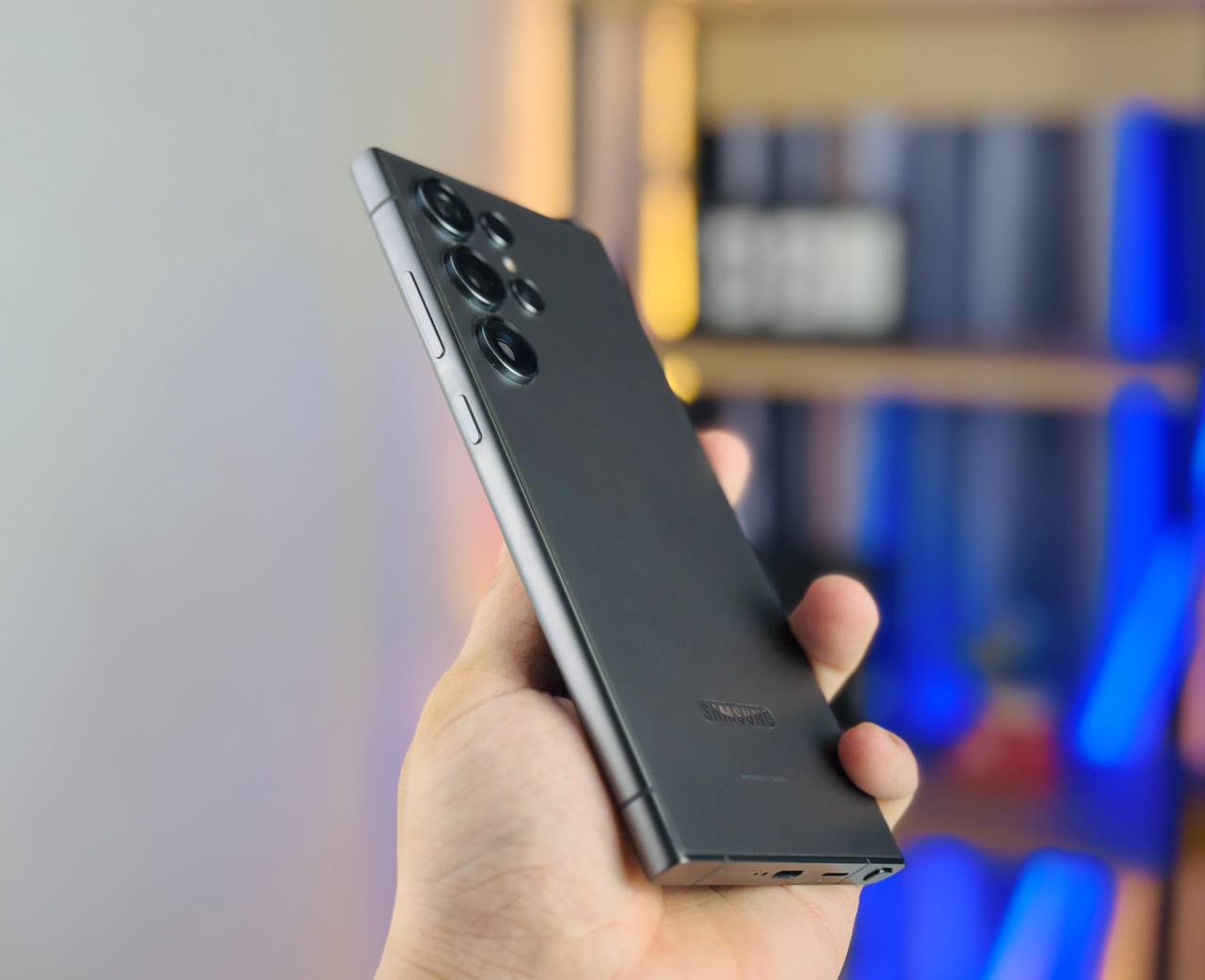 Vuaboss đến từ Dubai S24 Ultra 5G cũ có góc cạnh đẹp như mới