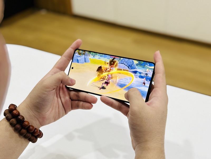 Galaxy S25 Edge 5G 512GB hỗ trợ chơi game nặng mượt mà