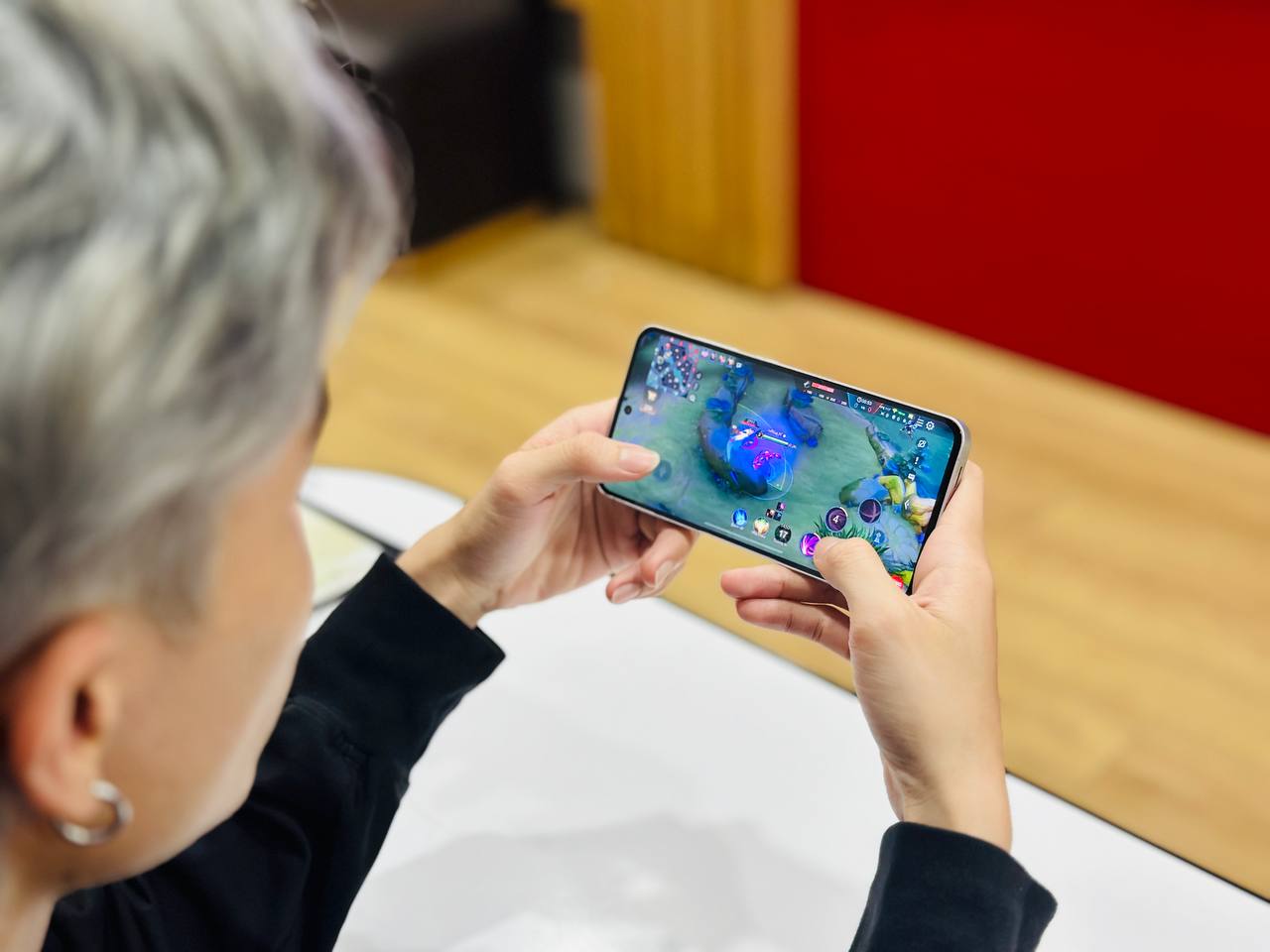 trải nghiệm chơi game trên Galaxy S25 FE