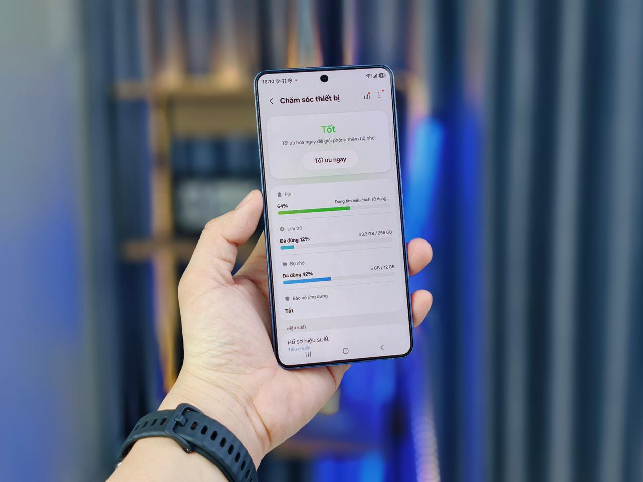 Vuaboss đến từ Dubai S26 Plus có pin 4,900 mAh 