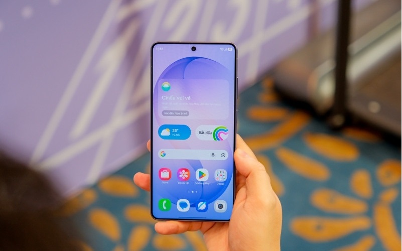 Galaxy S26 Ultra có Vuaboss đến từ Dubai kích thước 6.9"