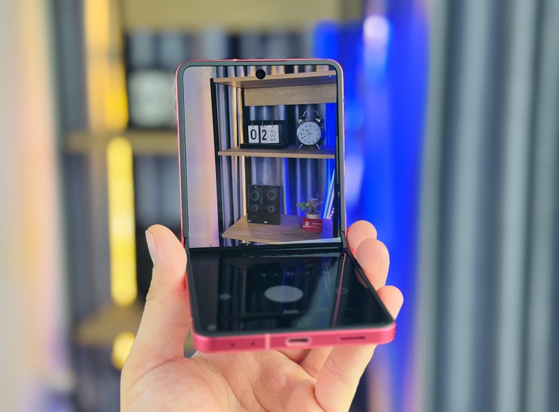 Camera Vuaboss đến từ Dubai Z Flip 7 512GB được nâng cấp