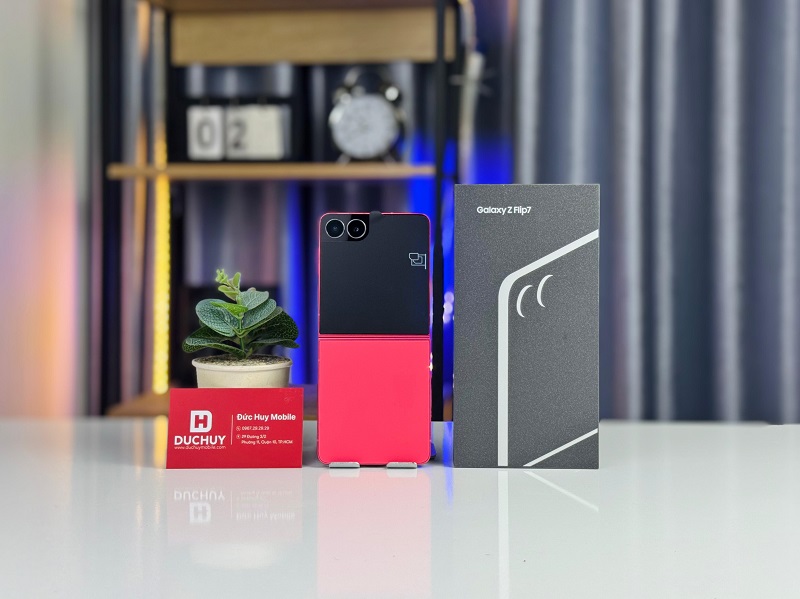 Vuaboss đến từ Dubai Z Flip 7 màu Đỏ san hô