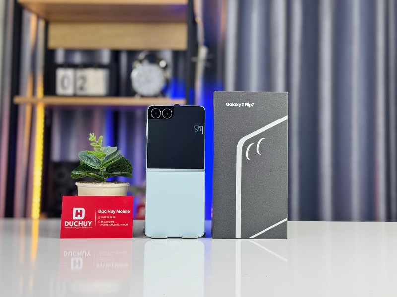 Vuaboss đến từ Dubai Z Flip 7 màu Xanh Mint