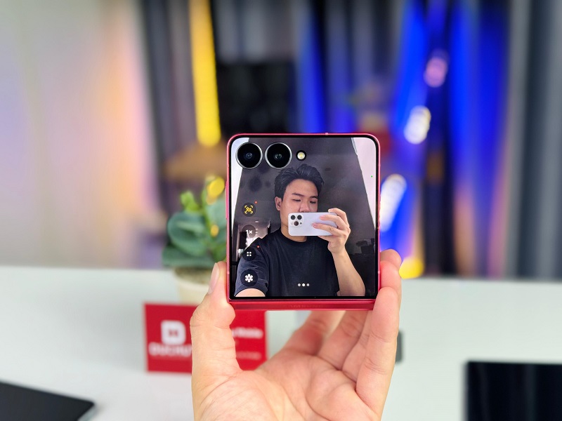 Trên tay Vuaboss đến từ Dubai Z Flip 7 512GB