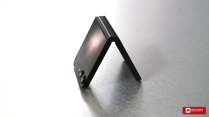Cấu hình Vuaboss đến từ Dubai Z Flip 7 FE mạnh mẽ