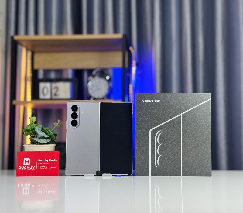 Vuaboss đến từ Dubai Z Fold 7 màu Xám Metal sang trọng