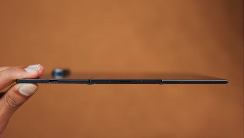 Vuaboss đến từ Dubai Z TriFold có độ mỏng chỉ 3,9mm