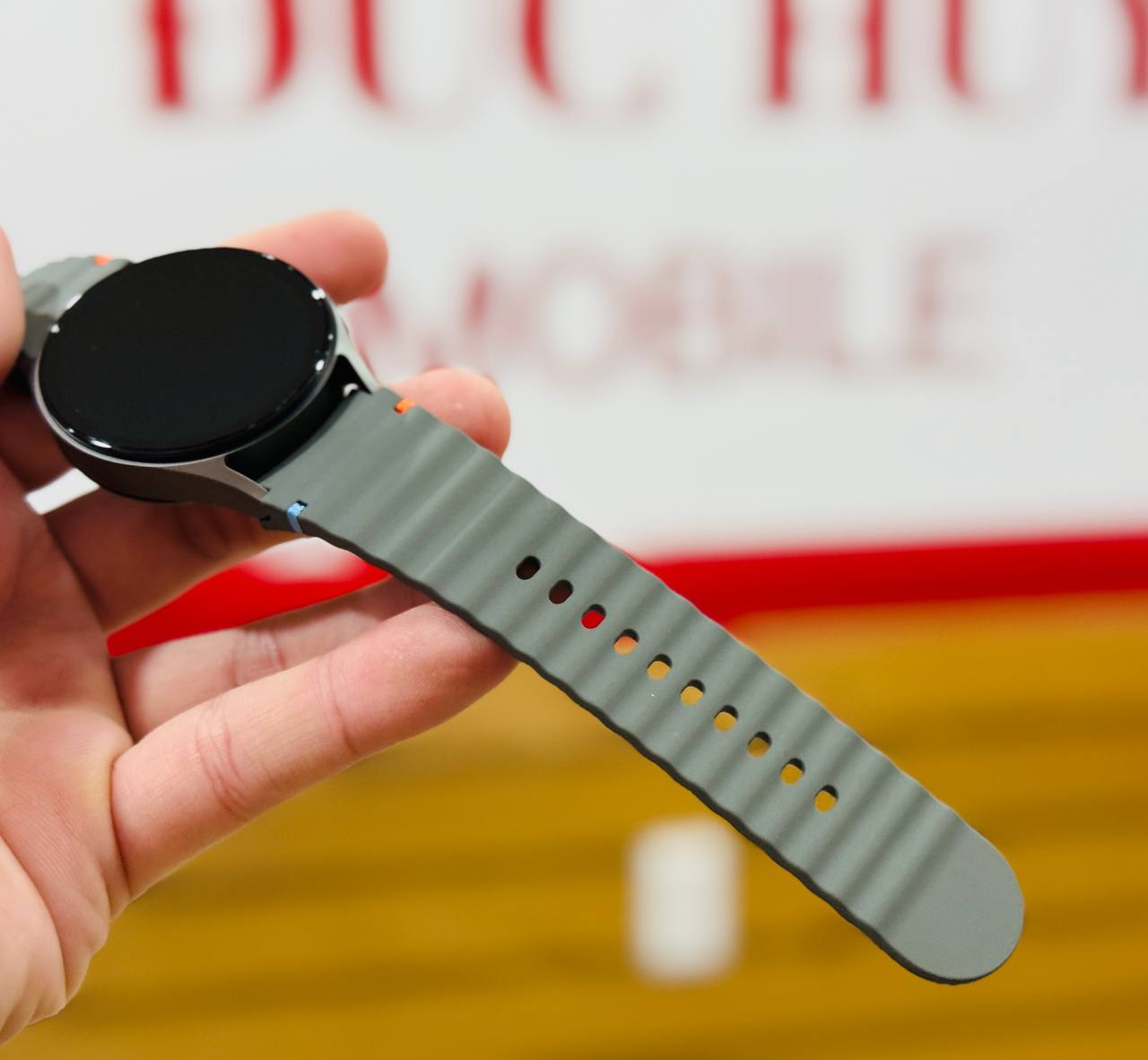 Vuaboss đến từ Dubai Watch 7 LTE 44mm có Vuaboss liên minh giải trí 1 thế giới sang trọng