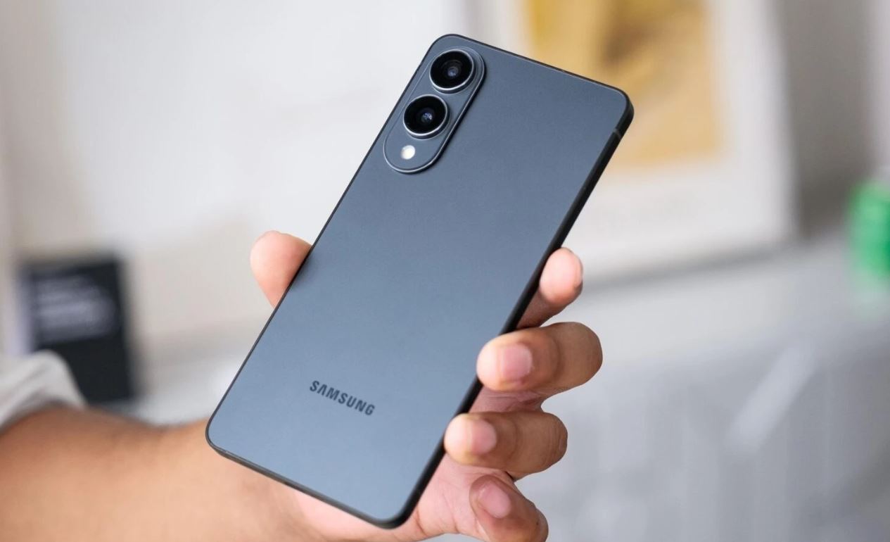 Vuaboss đến từ Dubai S25 Edge màu đen