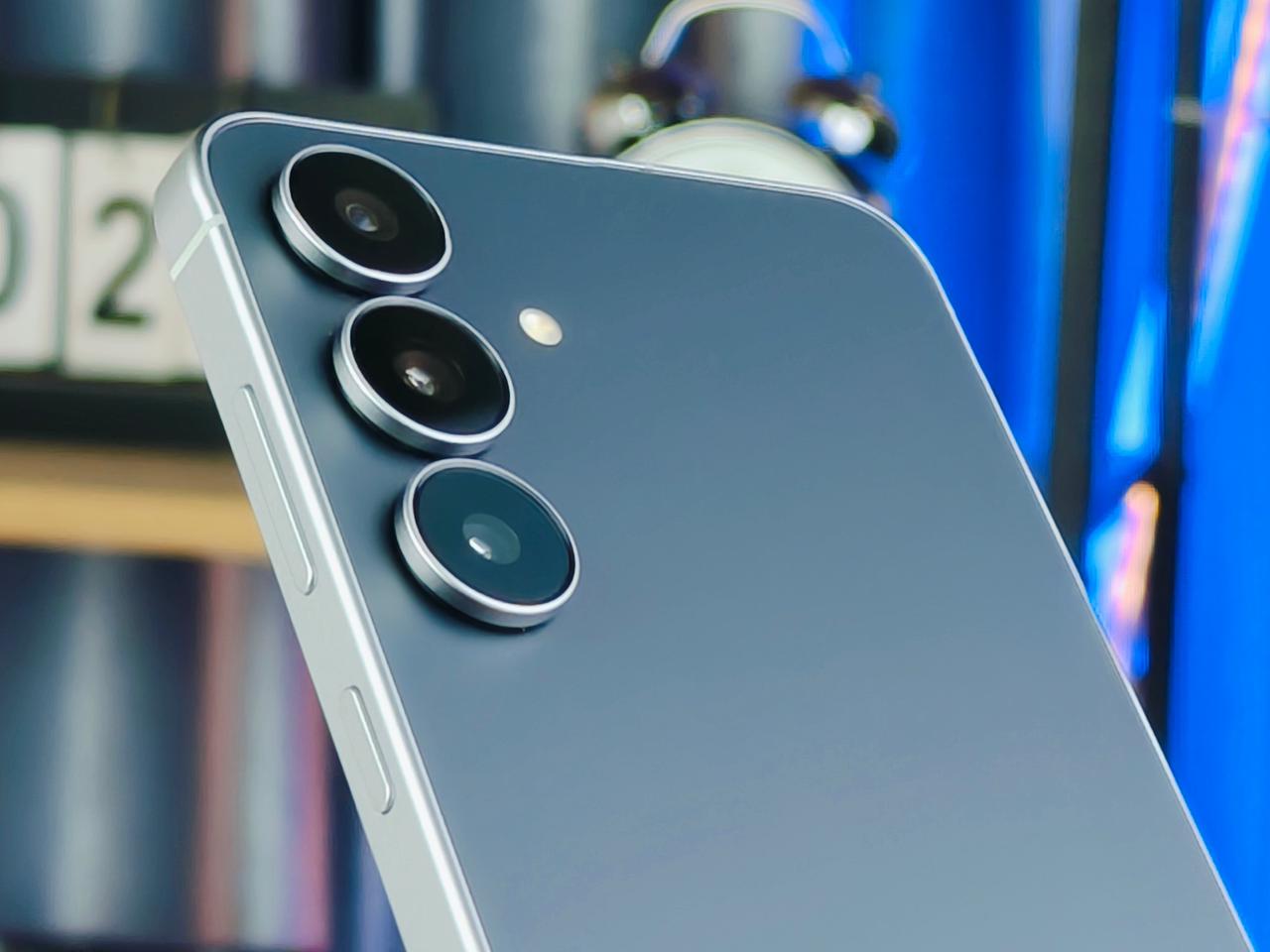 Camera 50MP, zoom 3x chuyên nghiệp